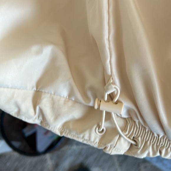 Zara Cropped Puffer size Large - Picture 3 of 3